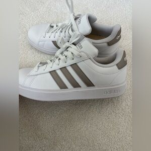 Adidas White and Tan Sneakers 7.5